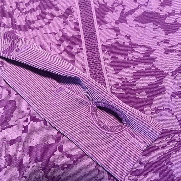 Lululemon Swiftly Tech Long Sleeve Crew Purple Camo Size 10 - Picture 13 of 16